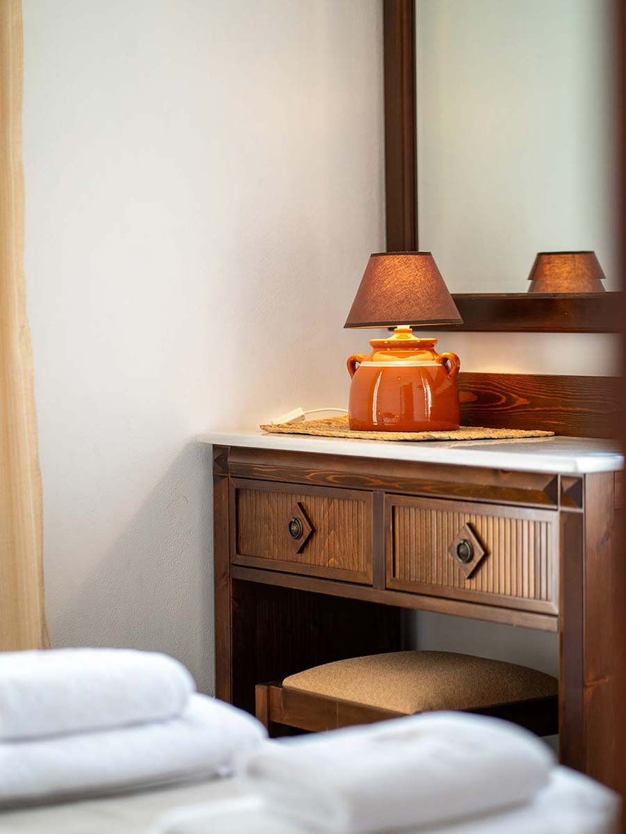 Λεπτομέρειες διακόσμησης στο διαμέρισμα Βουκαμβίλια, στα Mirsini apartments στη Σίφνο