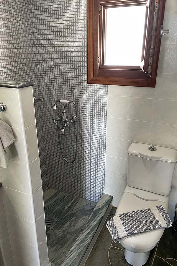 La salle de bain de l'appartement Iviskos